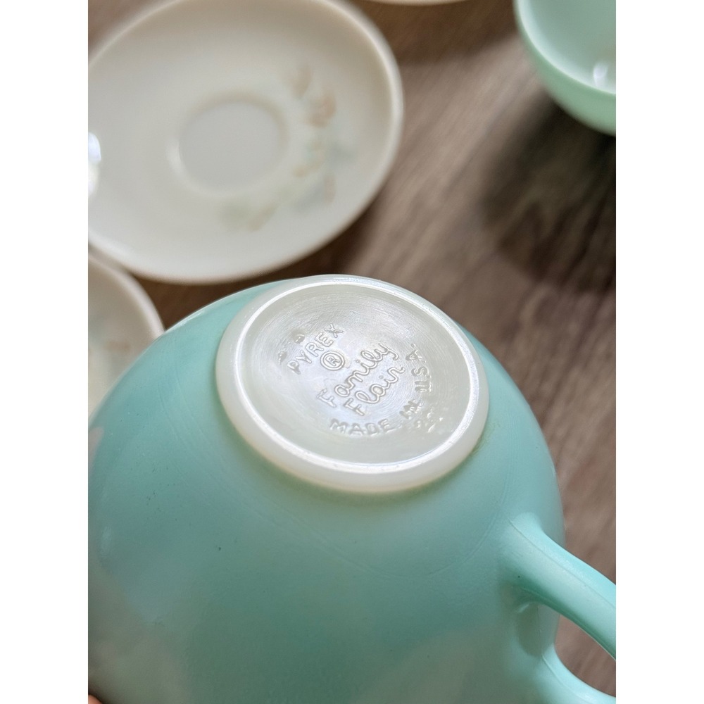 Vintage Pyrex Family Flair Aqua Cups‎ and Pine Needle Saucers Set of 6 - Picture 5 of 9